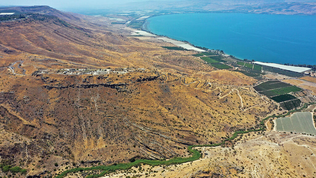 הריסות העיר סוסיתא הצופה על הכינרת