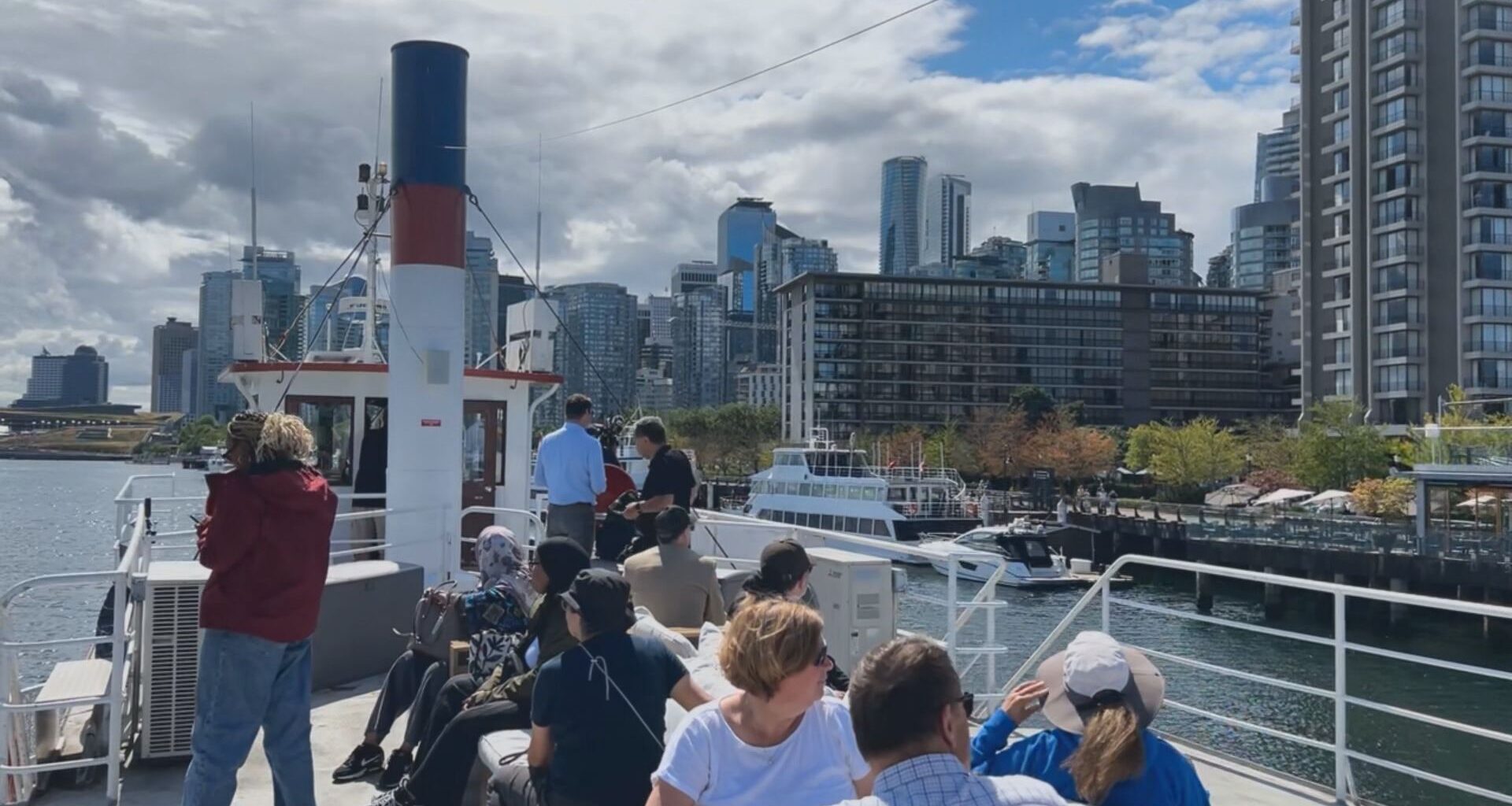 Boat ‘Harbour Princess’ ran aground off West Vancouver