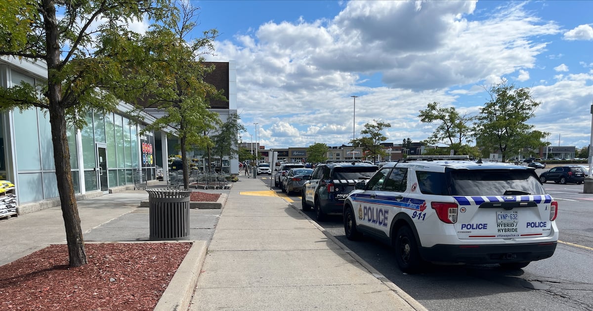 1 person injured in stabbing at College Square in Ottawa’s west end - CTV News