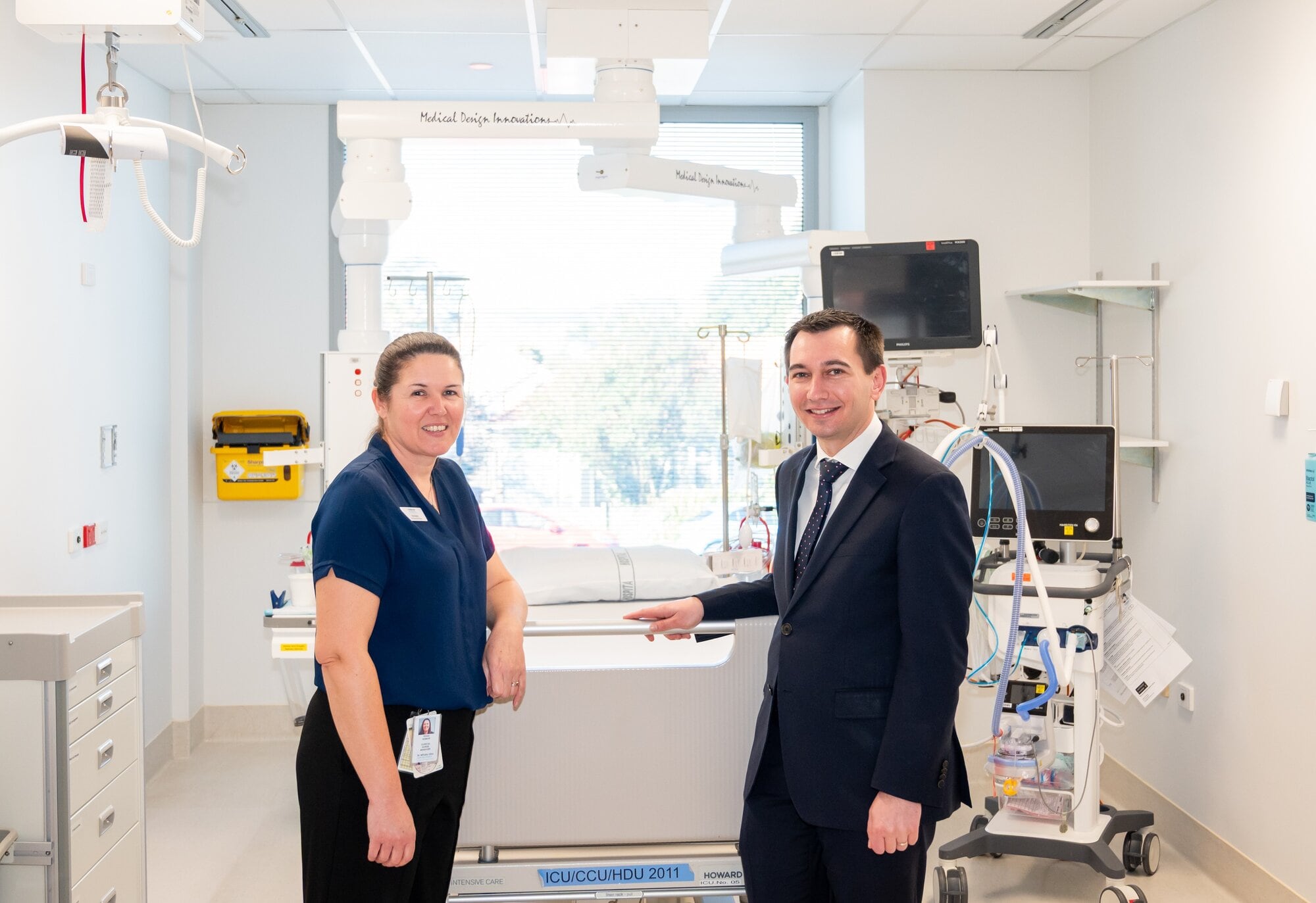 Clinical nurse manager for ICU/HDU Fiona ​Kishor and Health Minister Simeon Brown. Photo / Brydie Thompson