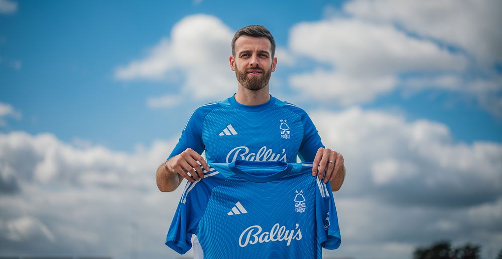 Gunn joins Forest - Nottingham Forest FC