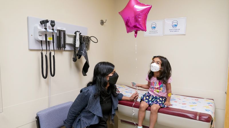 In break with current CDC recommendations, leading pediatrics group recommends Covid-19 shots for young children