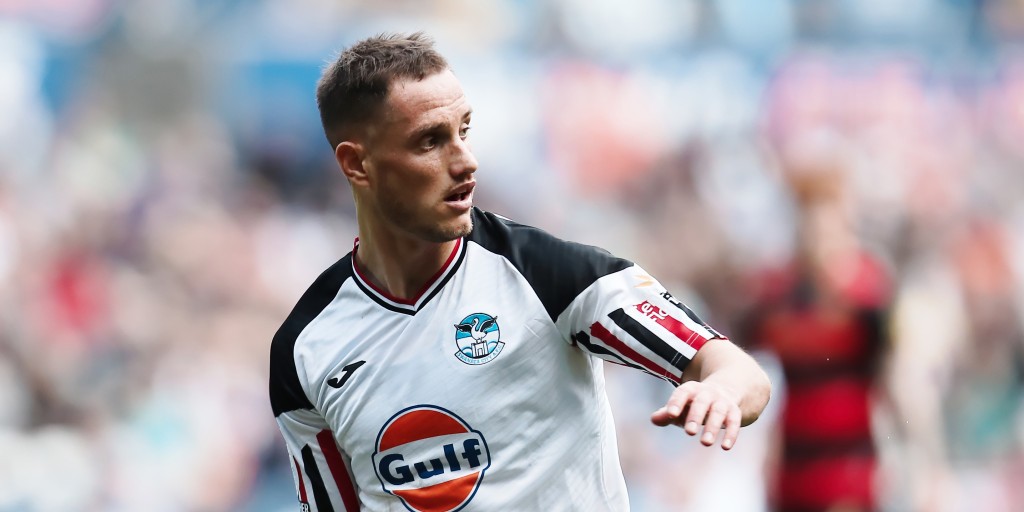 Jerry Yates completes move to Luton Town