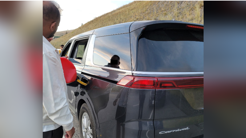 Driver of jampacked minivan fined for speeding near Merritt; claims he was running out of gas