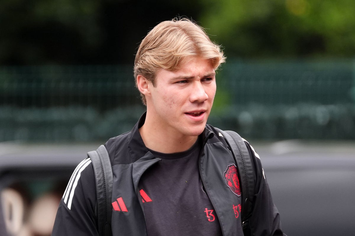 Rasmus Hojlund left out of Manchester United squad amid exit speculation
