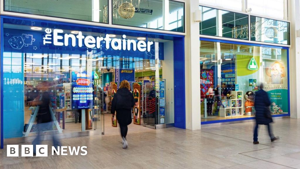 Entertainer founder hands over toy shop chain to staff
