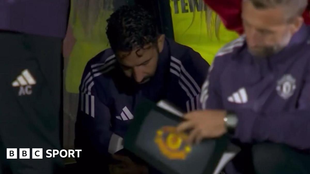 Man Utd boss Ruben Amorim in the dugout during the match against Grimsby