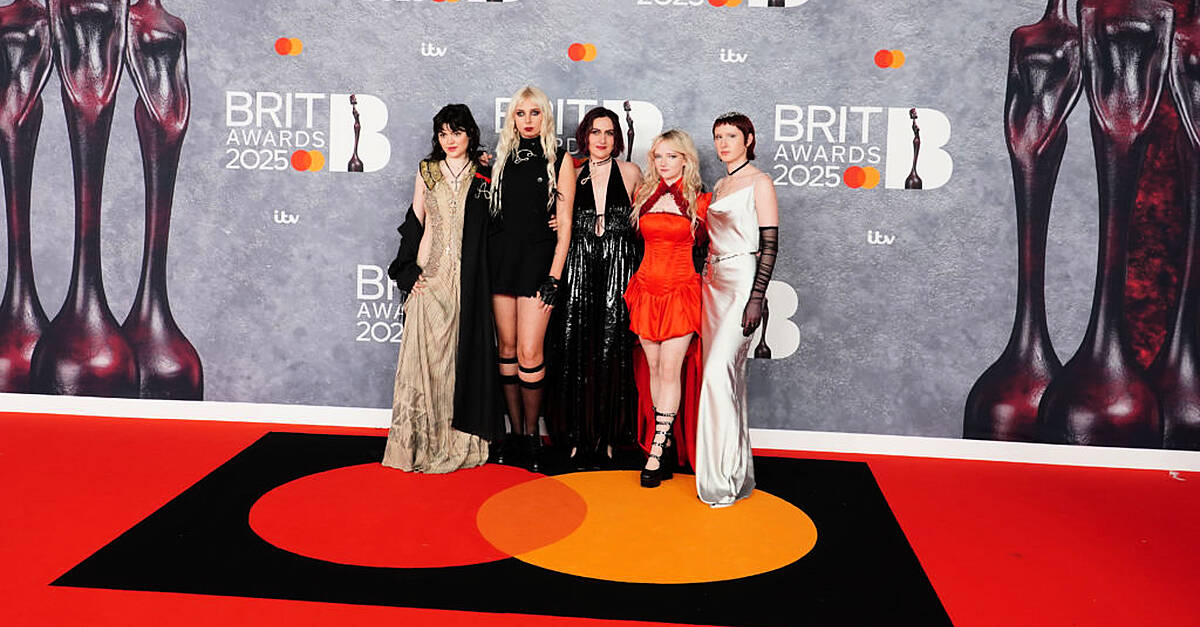 Bands boycott festival after Irish group claim they were ‘cut off’ over Palestine flag