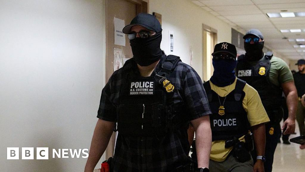 US offers up to $50k bonus for would-be ICE deportation officers