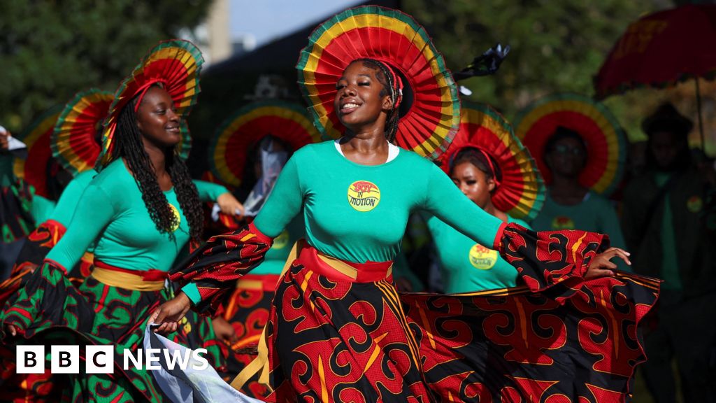 Notting Hill Carnival begins with burst of colour for J'ouvert celebrations