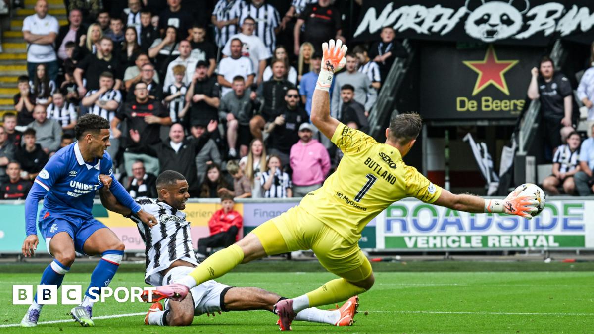 England women lift trophy