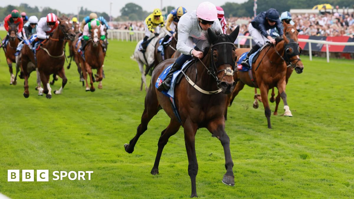 England women lift trophy