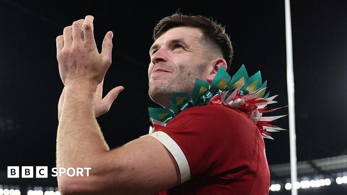 Blair Kinghorn running