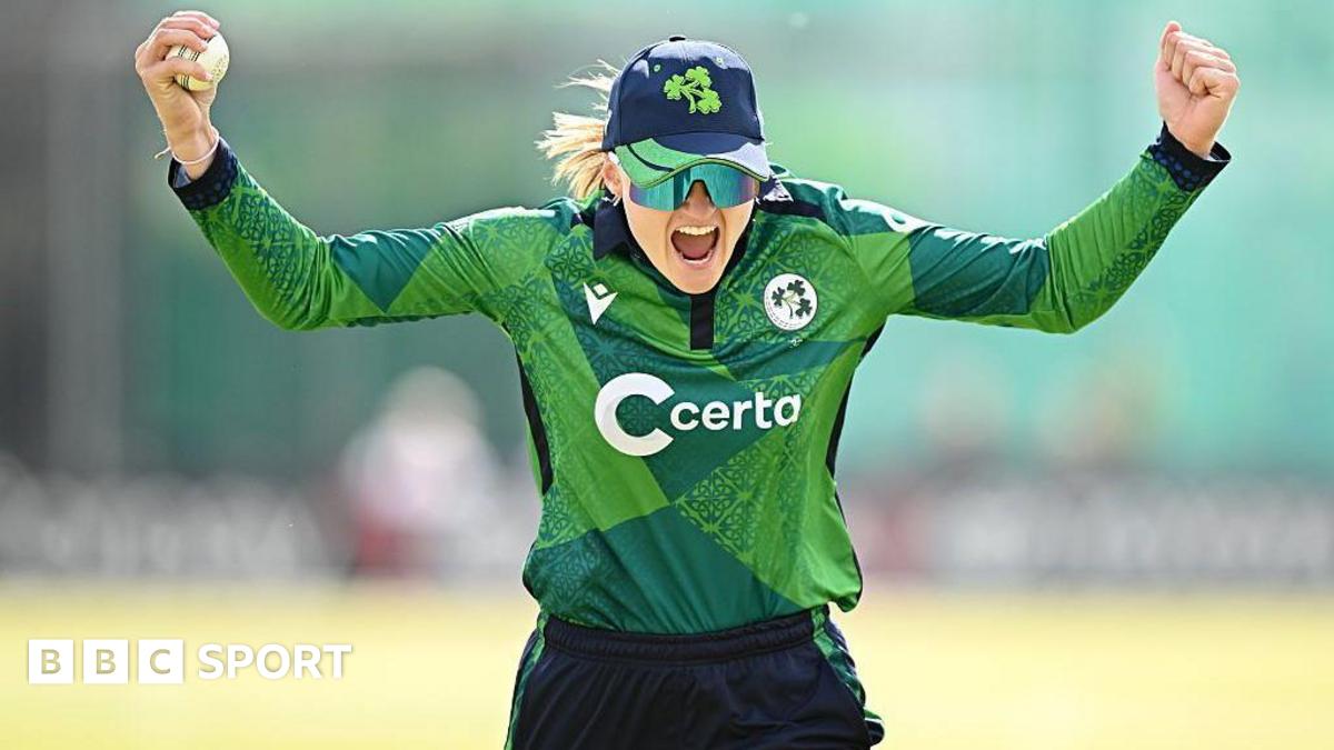 Maro Itoje with Lions fans