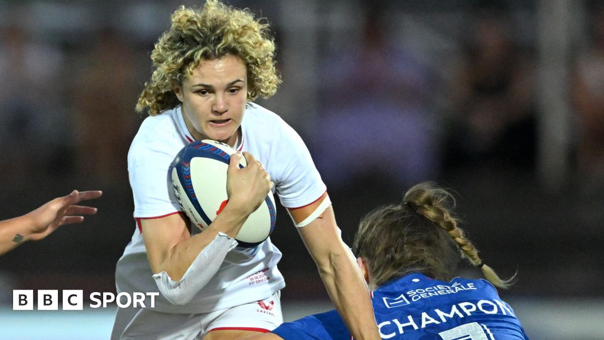 Maro Itoje with Lions fans