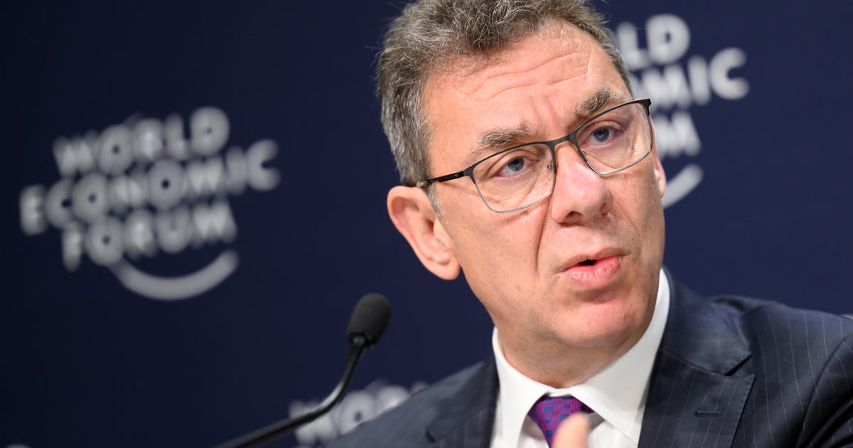 Pfizer CEO attending $25 million fundraiser at Trump's golf club after president demands drug price cuts, sources say