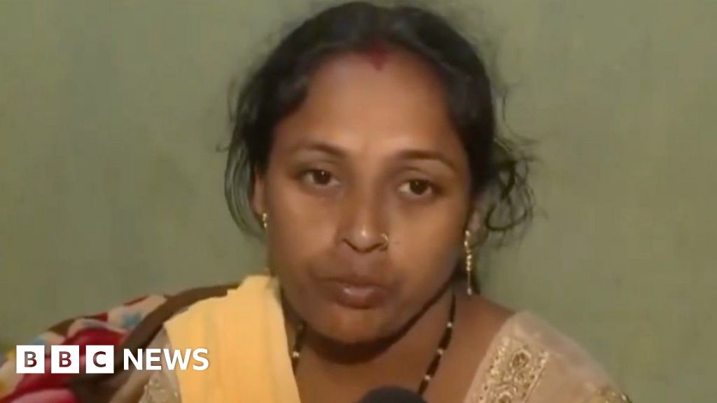 Grief and chaos after flash floods in Kashmir