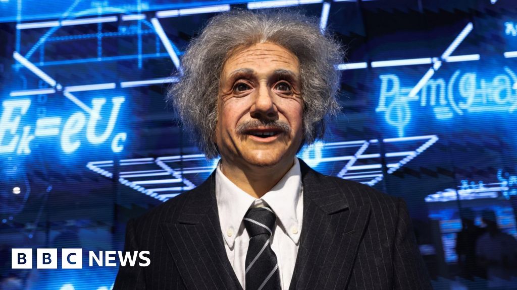 Life-like robots for sale to the public as China opens new store