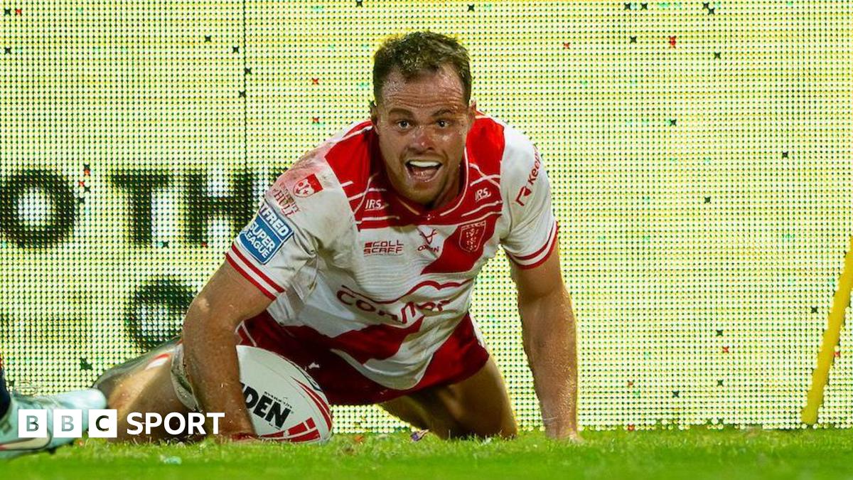 Joe Burgess celebrates a try against St Helens