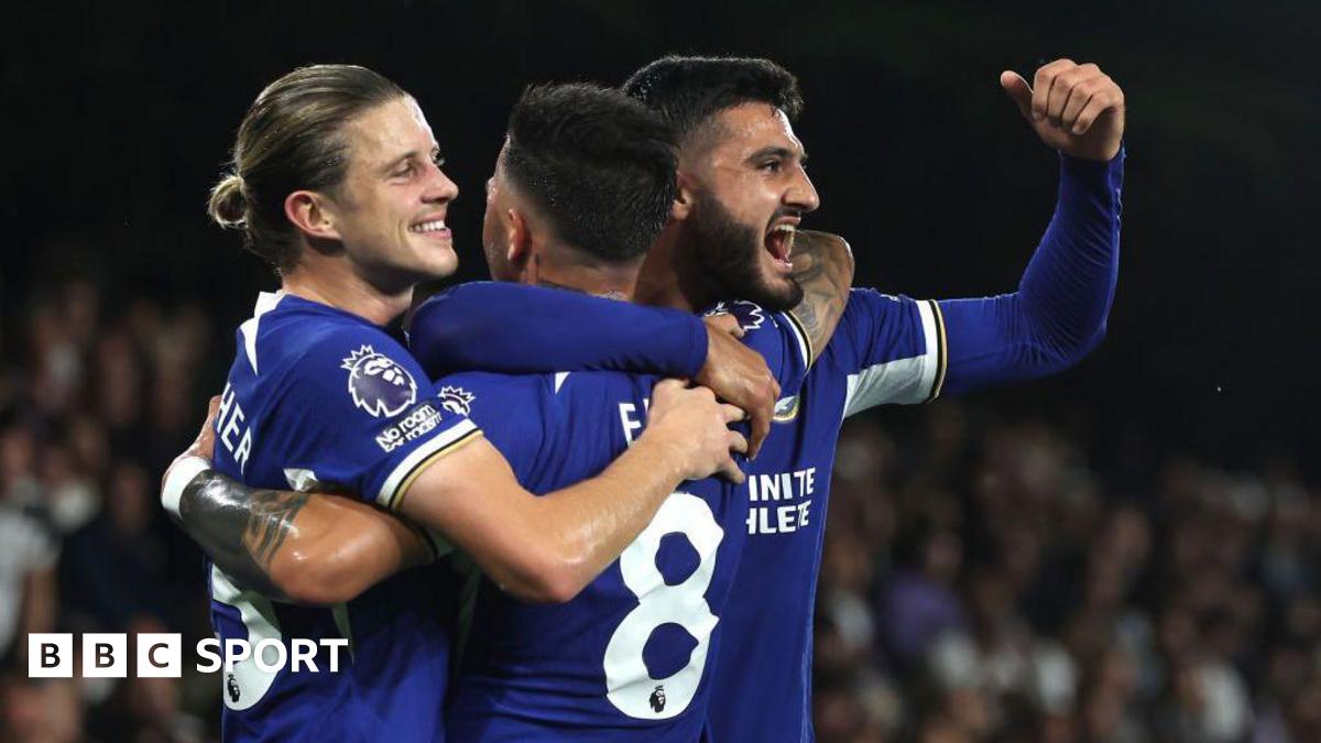 Maro Itoje with Lions fans