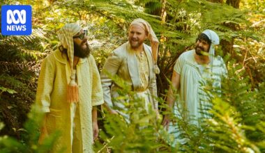 How Aunty Donna are bypassing the gatekeepers to change Australian comedy