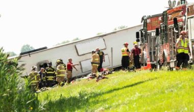 Niagara Falls tour bus crash leaves five dead and many injured