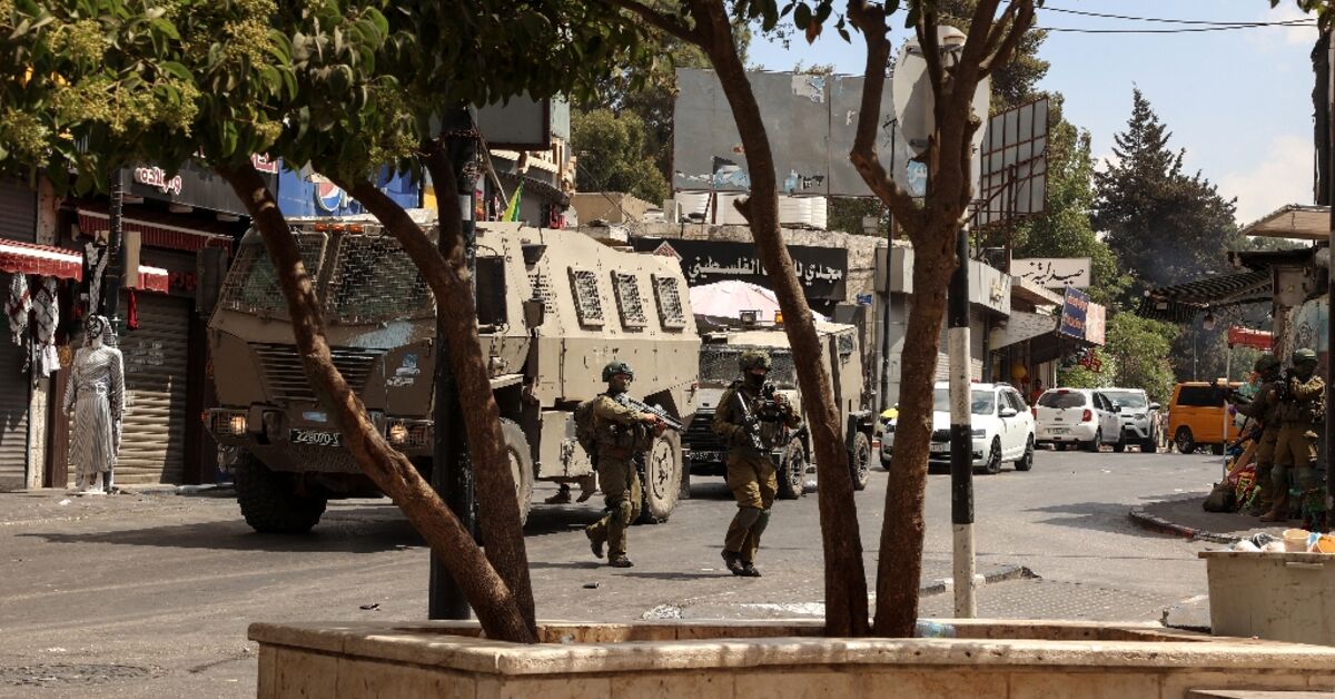 Israeli forces raid exchange office in West Bank's Ramallah
