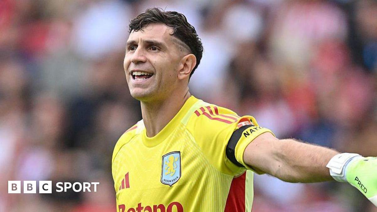 Aston Villa goalkeeper Emiliano Martinez gesticulates