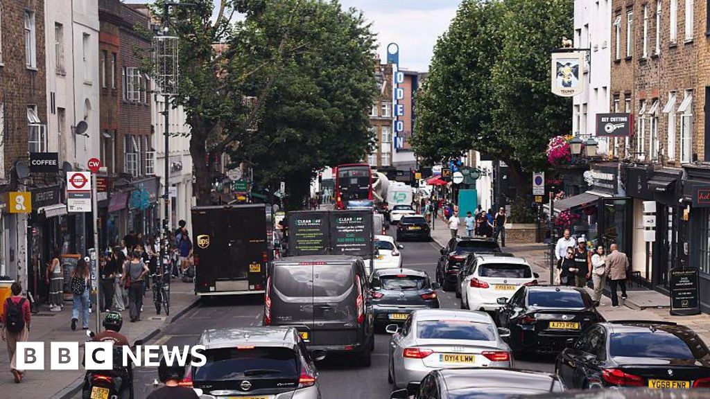 Over-70s face driving ban for failing eye tests