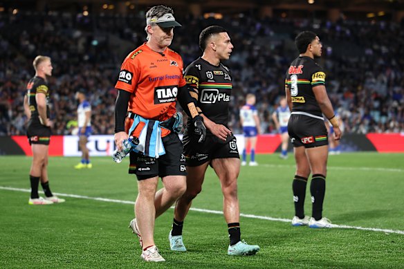 Soni Luke heads to the dressing room for a HIA.