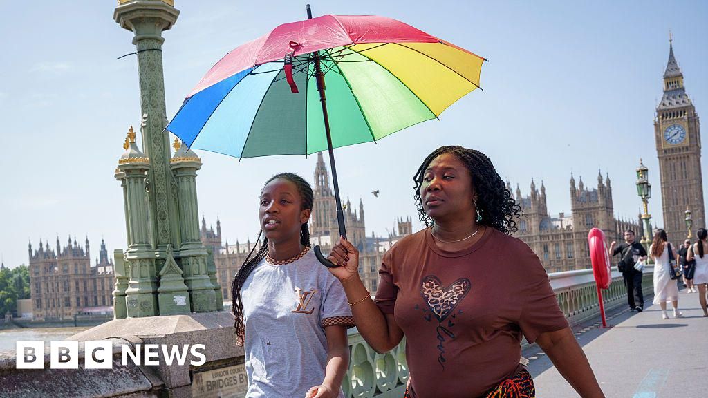 Yellow heat health alert extended for parts of England