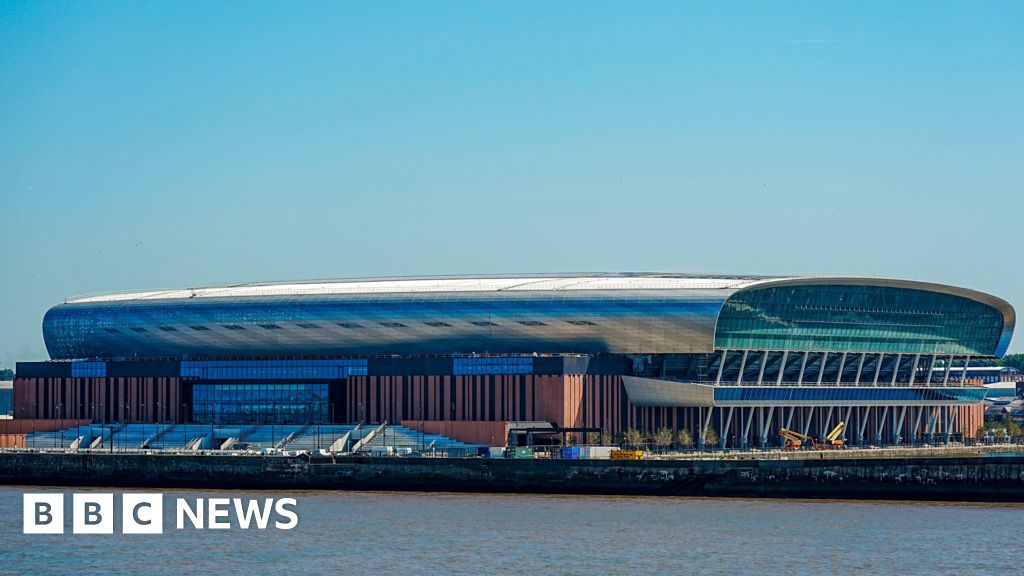 Liverpool council hears concerns over bar bids near Everton stadium