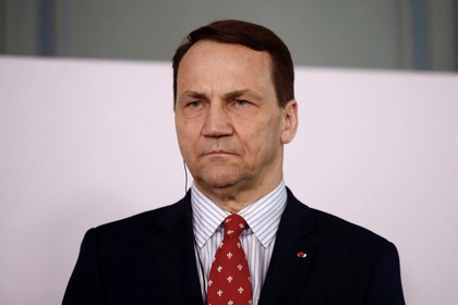 Putin ‘Mocking’ Peace Efforts: Sikorski After EU HQ Damaged in Missile Attack on Kyiv