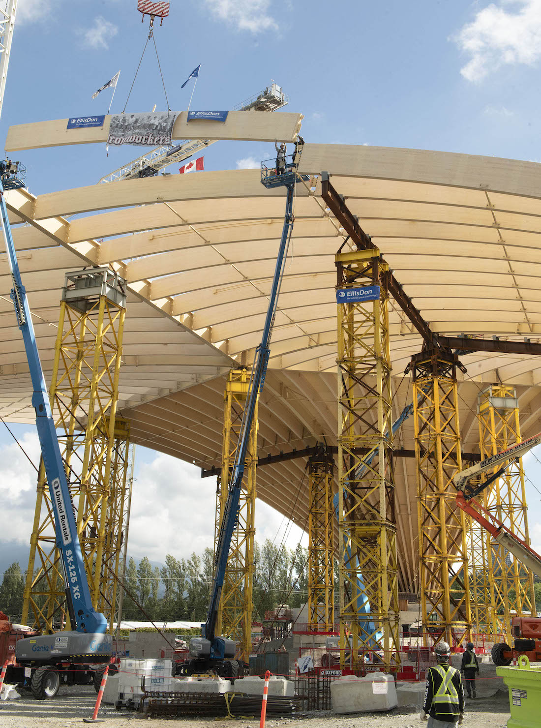 freedom mobile arch pne amphitheatre construction august 20 2025 