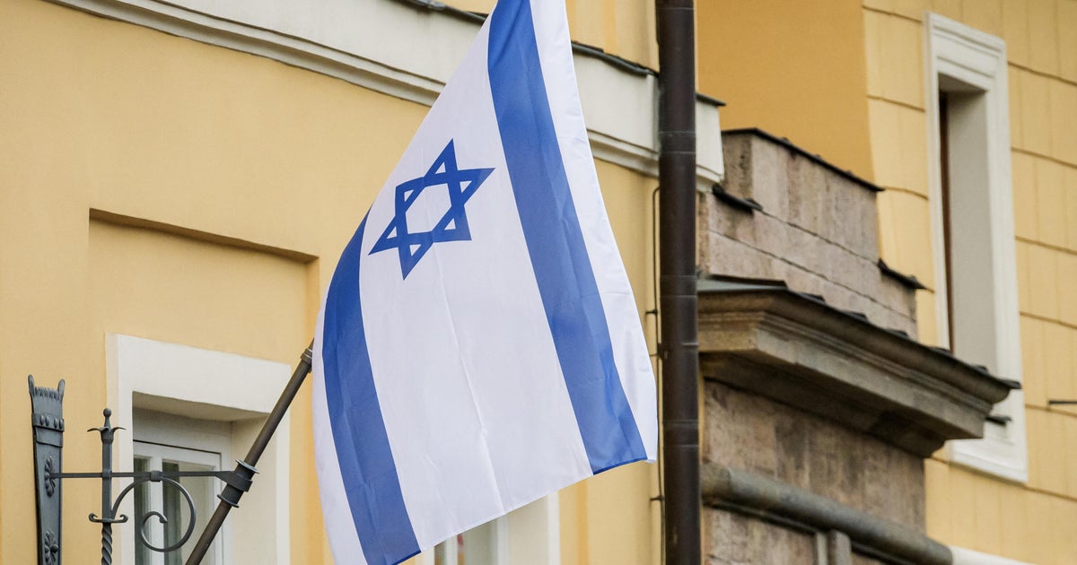 Beverly Hills Unified School District board members vote to fly Israeli flags inside schools