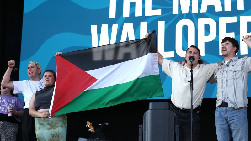 British music festival apologizes to band who say they were ‘cut off’ for waving Palestinian flag