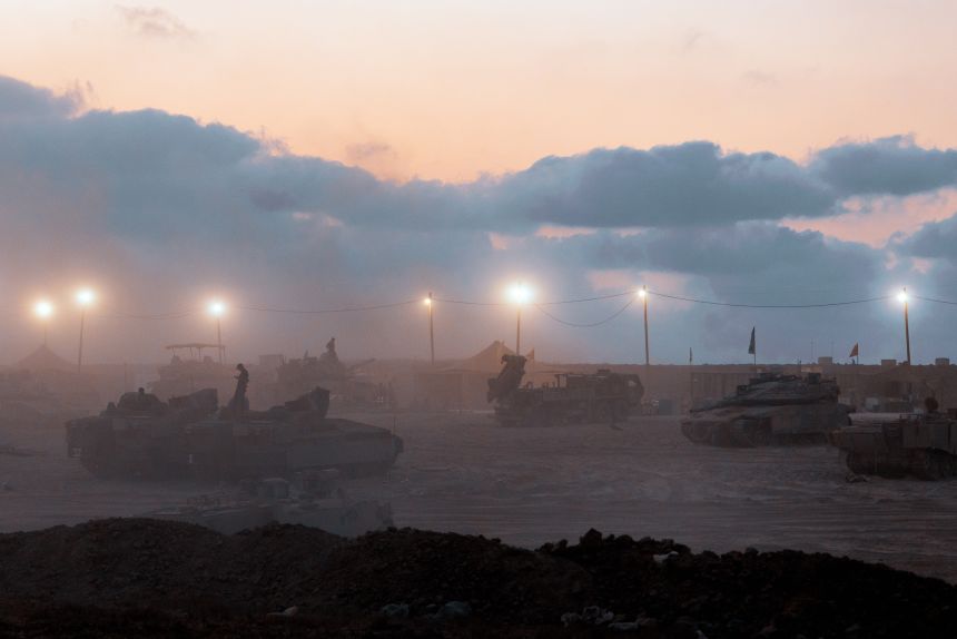 IDF soldiers prepare tanks on August 22, 2025 in Gaza border, Israel.