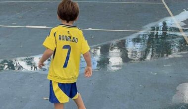 Father, son killed in Queensland as they went to get ice cream