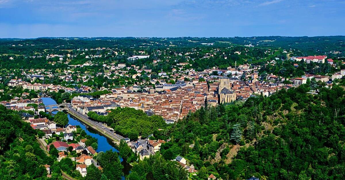 Hollyoaks star calls on late mum’s friends not to attend stepdad’s funeral after France 'murder-suicide'