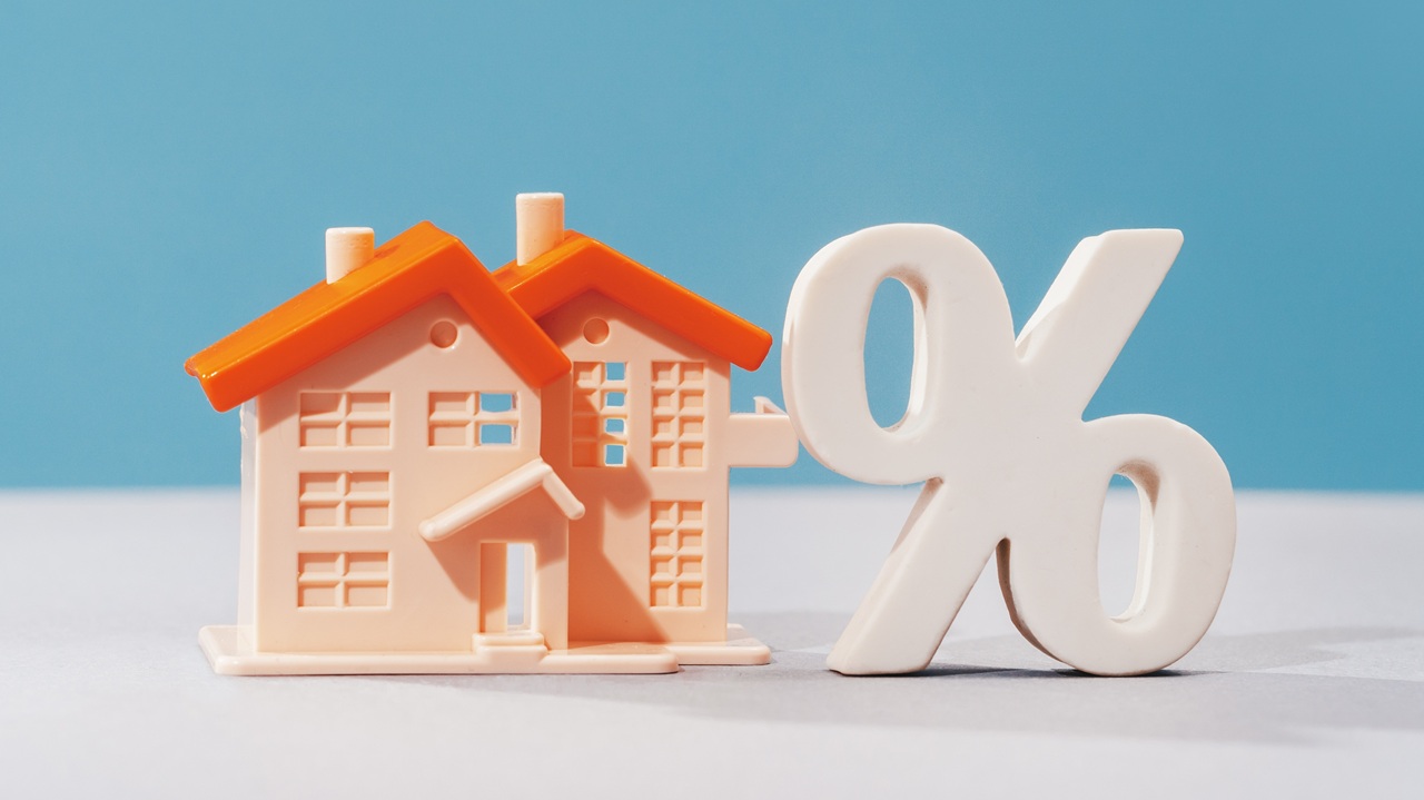 Reserve Bank forecasts house prices to fall for this calendar year