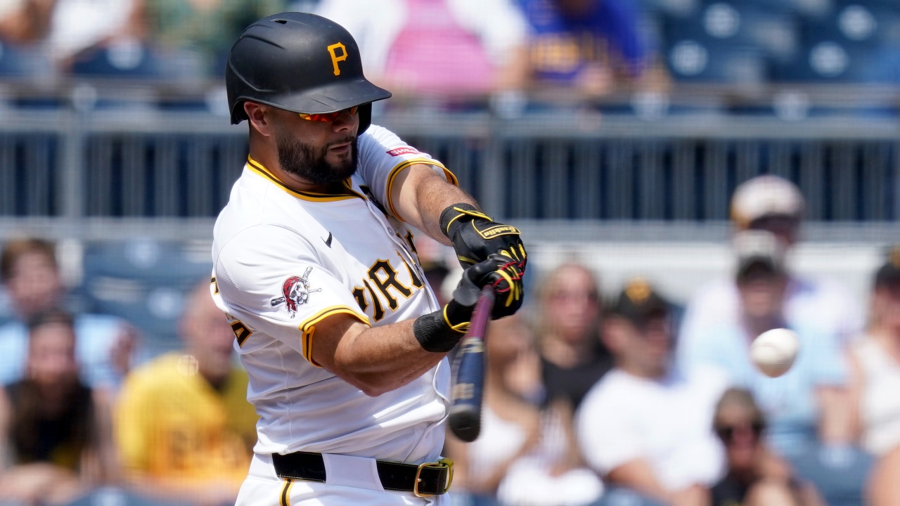Blue Jays claim infielder Isiah Kiner-Falefa off waivers from Pirates
