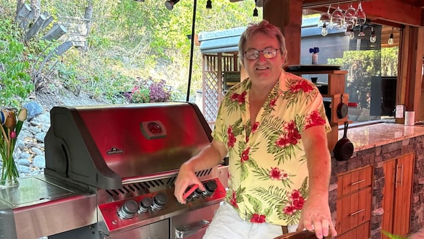 Customers started calling a B.C. couple at home asking for help with their barbecues. They decided to help