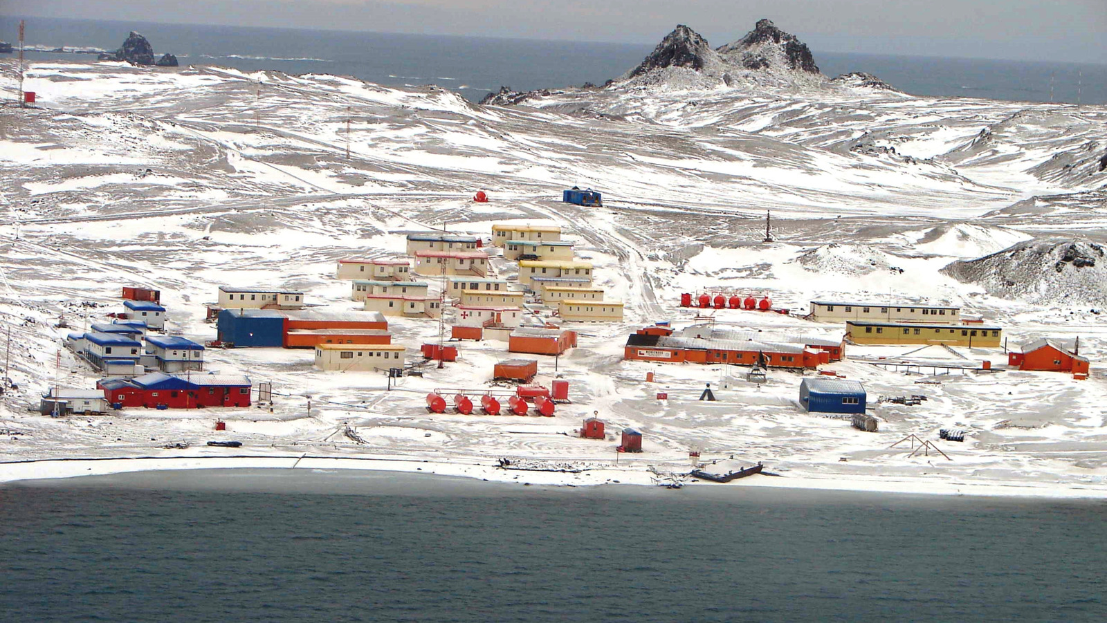 Pilot Detained At A Chilean Military Base In Antarctica Finally Cuts Deal To Leave, All For Children's Cancer Research