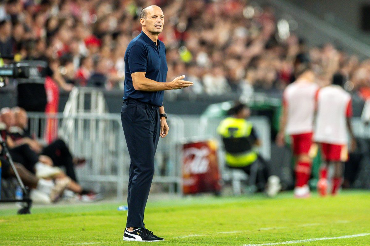 HONG KONG, CHINA - JULY 26: AC Milan head coach Massimiliano Allegri gestures during the Liverpool FC v AC Milan Pre-Season Friendly match at Kai Tak Stadium on July 26, 2025 in Hong Kong, China. (Photo by Yu Chun Christopher Wong/Eurasia Sport Images/Getty Images)