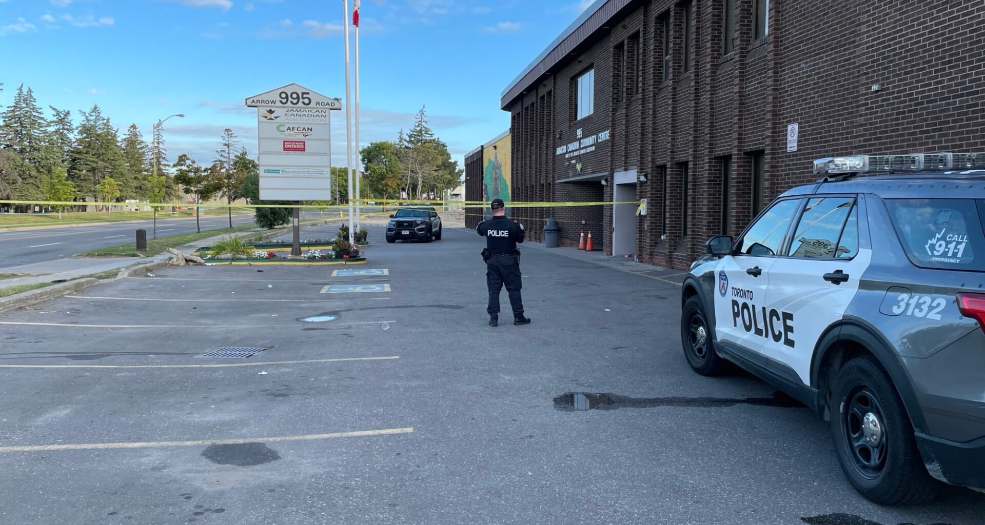 2 men wanted after early morning stabbing in North York