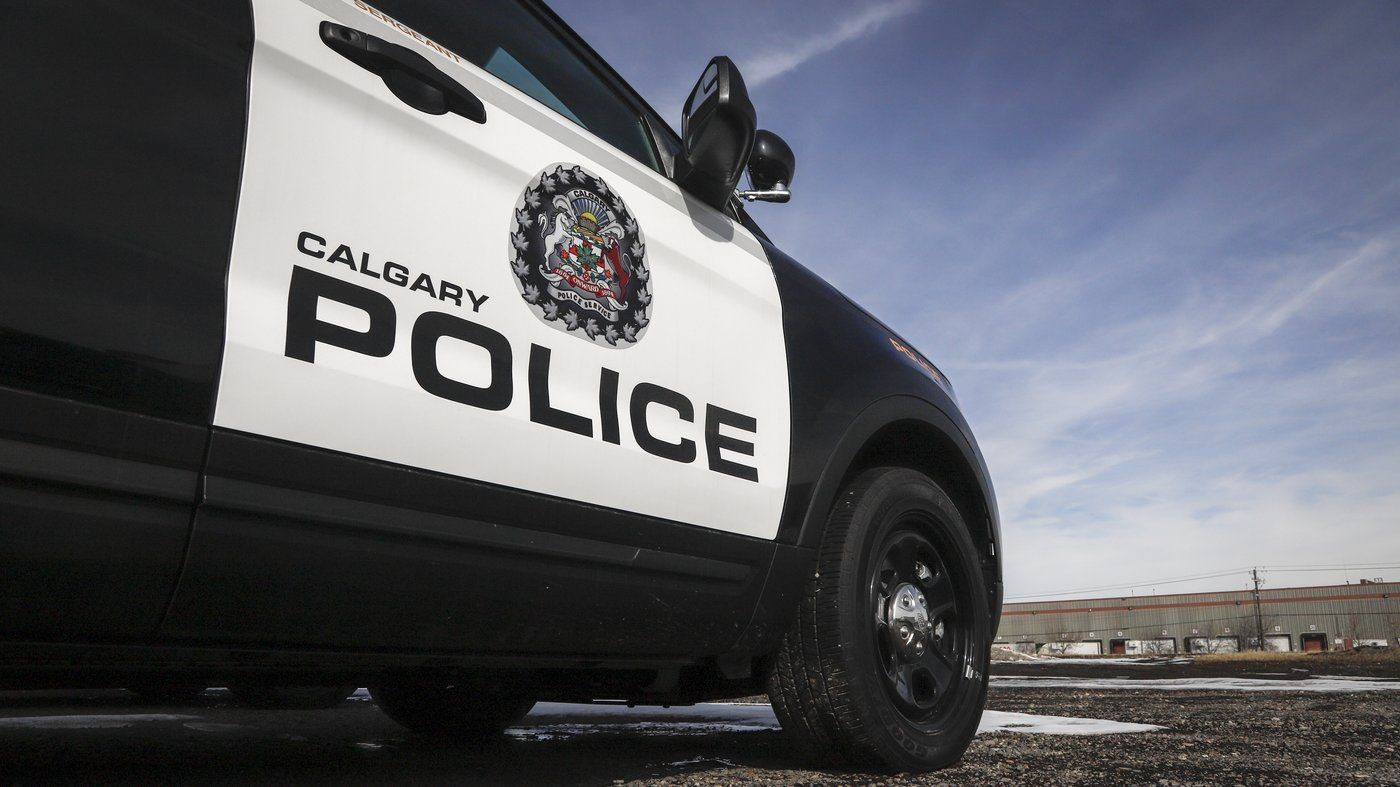 Motorcyclist dead in NW Calgary crash on Stoney Trail
