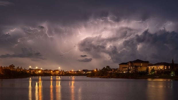Tennis ball-sized hail falls in Radisson, Langham amid Sask.-wide extreme weather