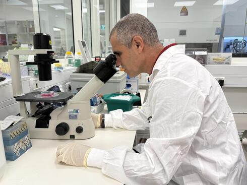 Israel to perform first-ever transplant of lab-grown spi