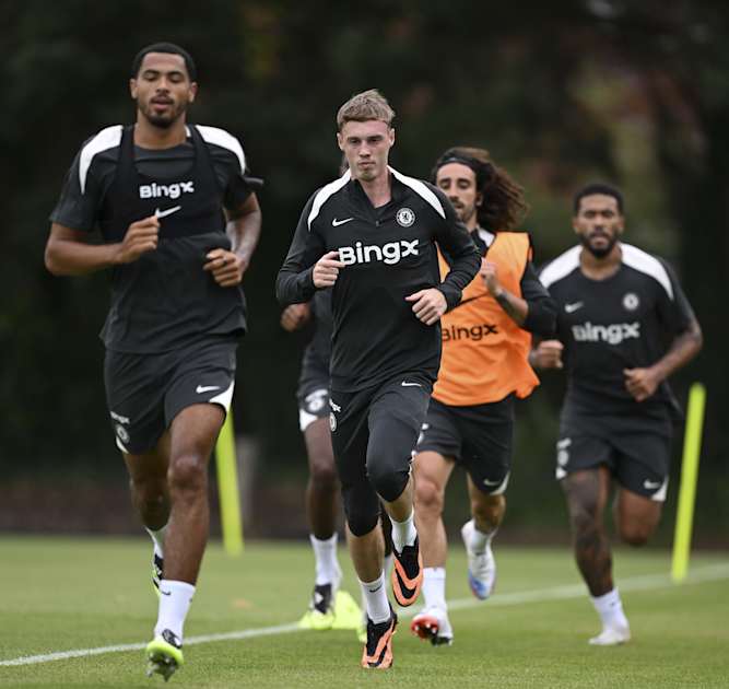 Gallery: Chelsea players return to training! | News | Official Site