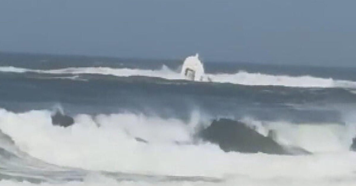 Coast Guard continues search for missing boater off of Salisbury, Massachusetts